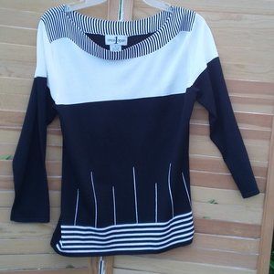 Black and whie 3/4 sleeve top